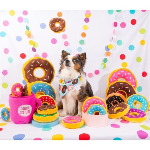 ZippyPaws - Pluszowy donut standard truskawkowy
